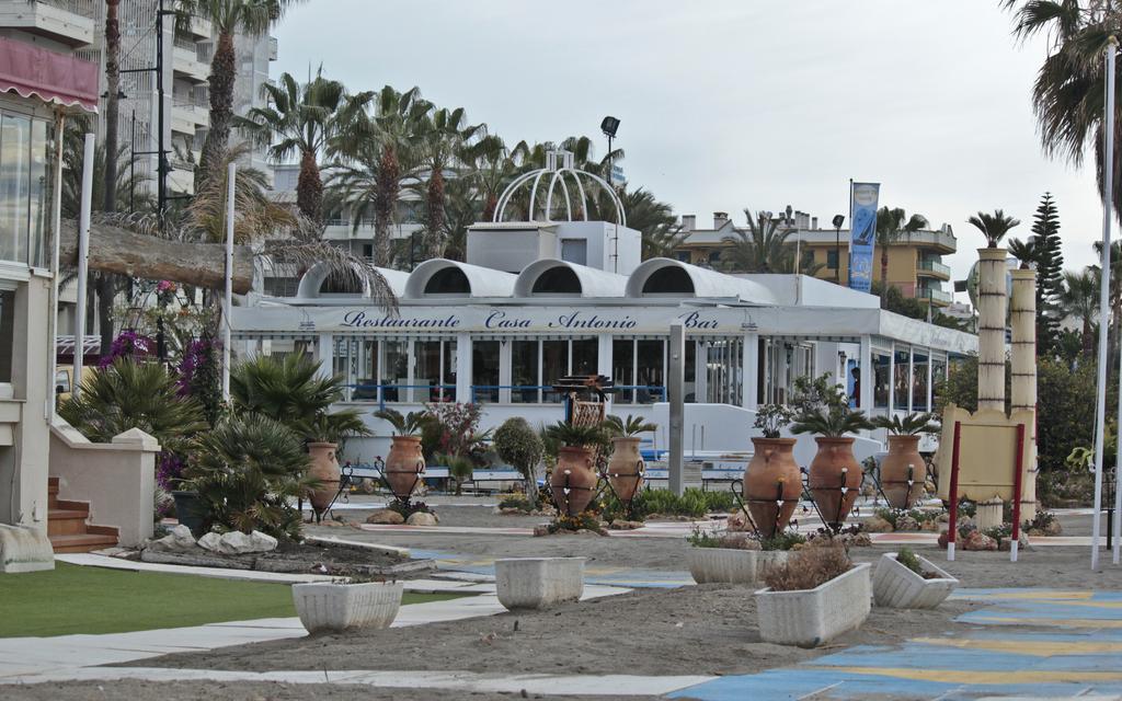 Joy Beach B&B Торремолинос Экстерьер фото