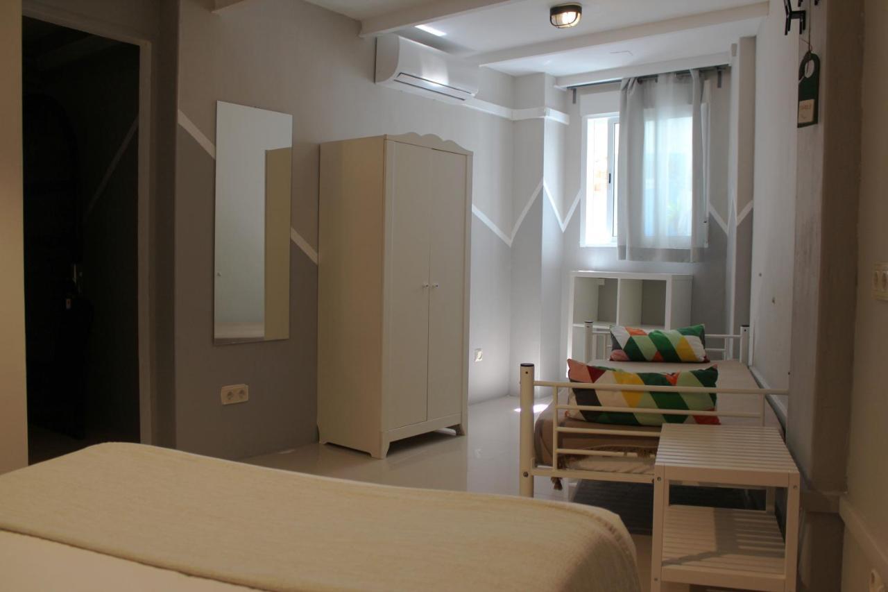 Joy Beach B&B Торремолинос Экстерьер фото